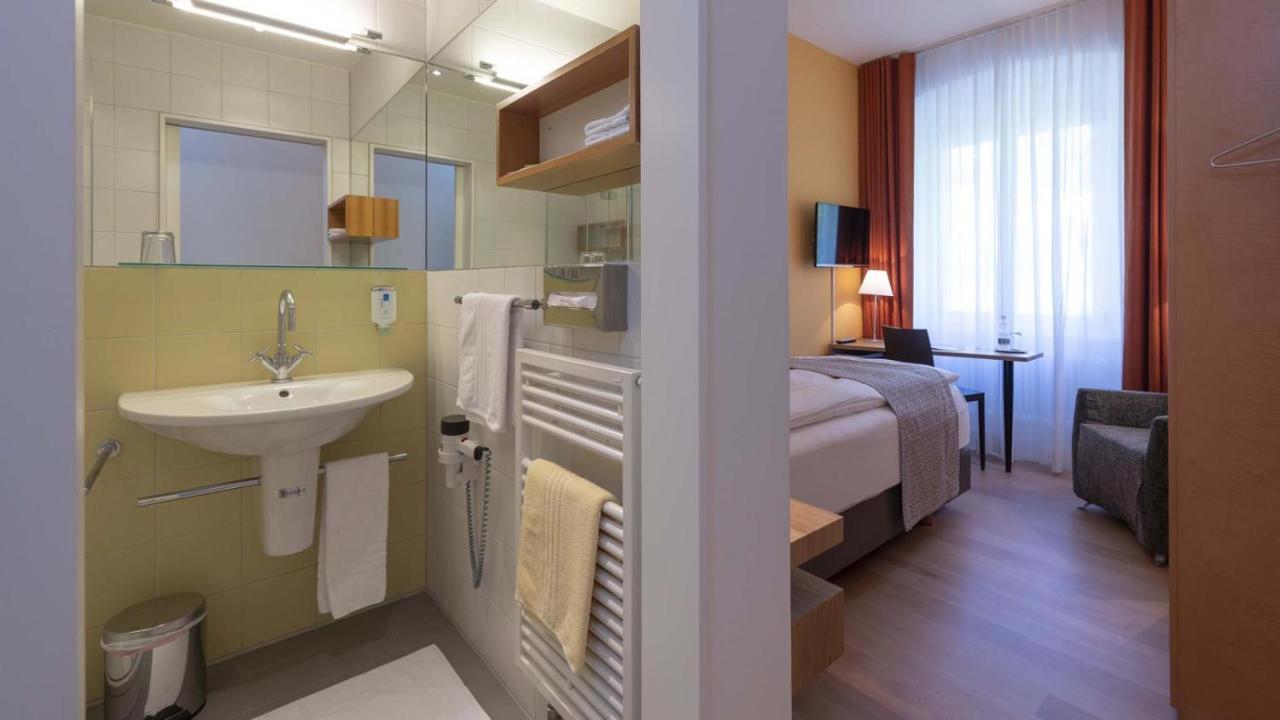 Hotel Fravi Андер Экстерьер фото