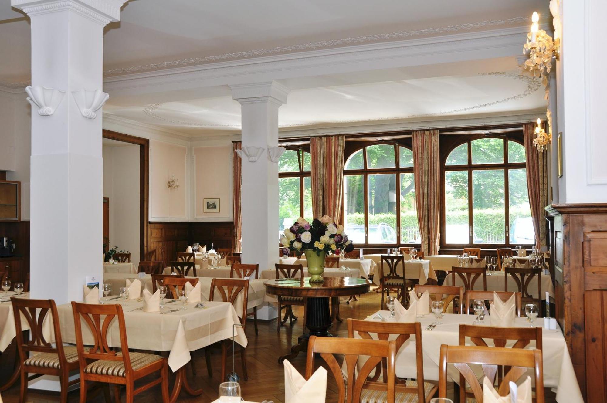 Hotel Fravi Андер Экстерьер фото